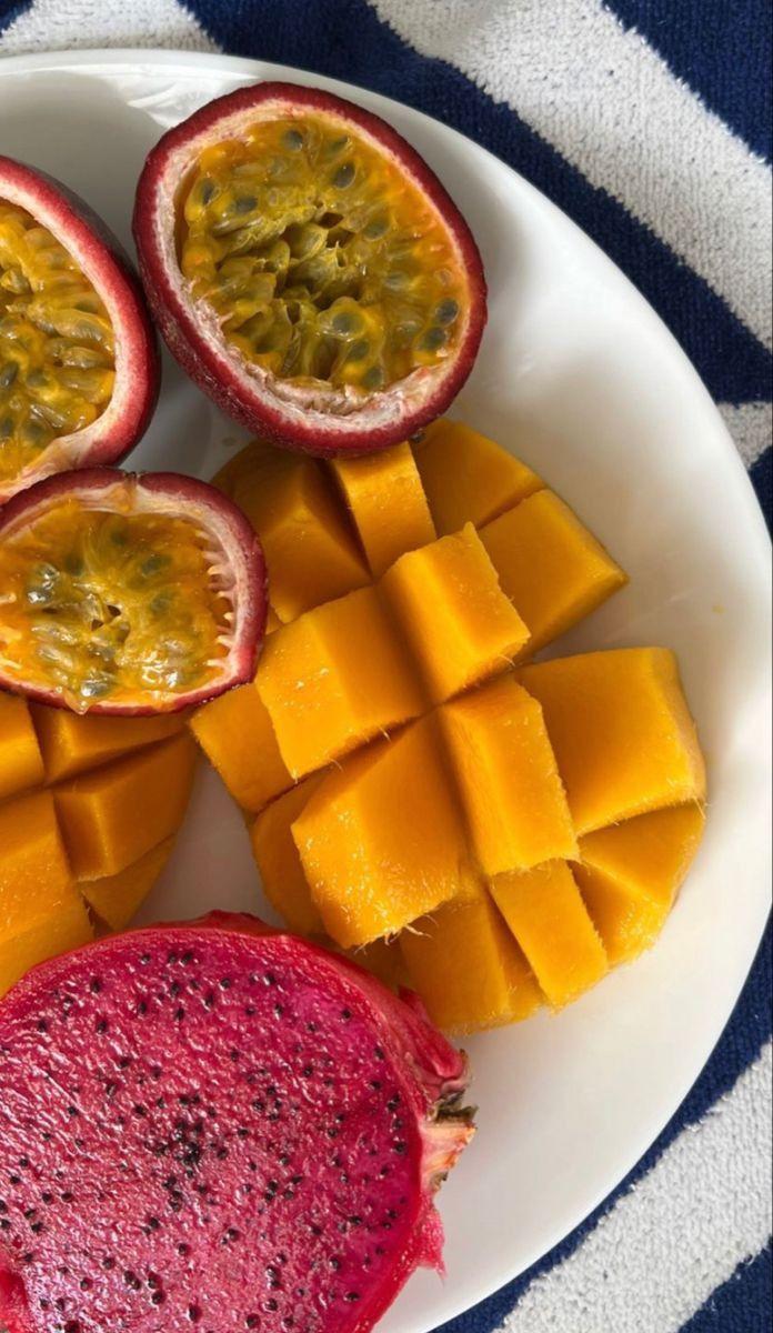 Orchard Oasis: Seasonal Fruit Fusion Feast